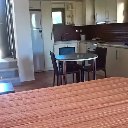 Erodios Apartment *